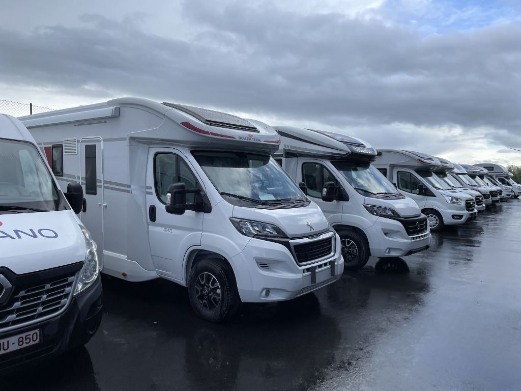 Camping Car Peugeot Roller Team 284